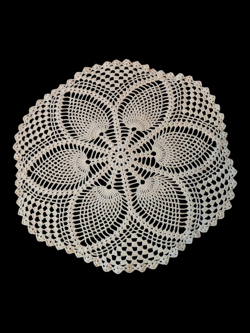 VTG Handmade Tea Stained* Round  Crocheted Lace Fan Scalloped Edge Dolly 15"